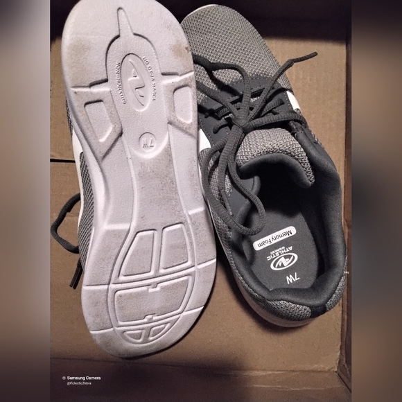 Athletic Works. Memory foam tennis shoes. Size 7W - Picture 3 of 7